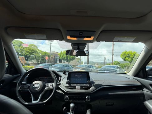 Used 2021 Nissan Altima 2.5 SR w/ SR Premium Package FWD image 10