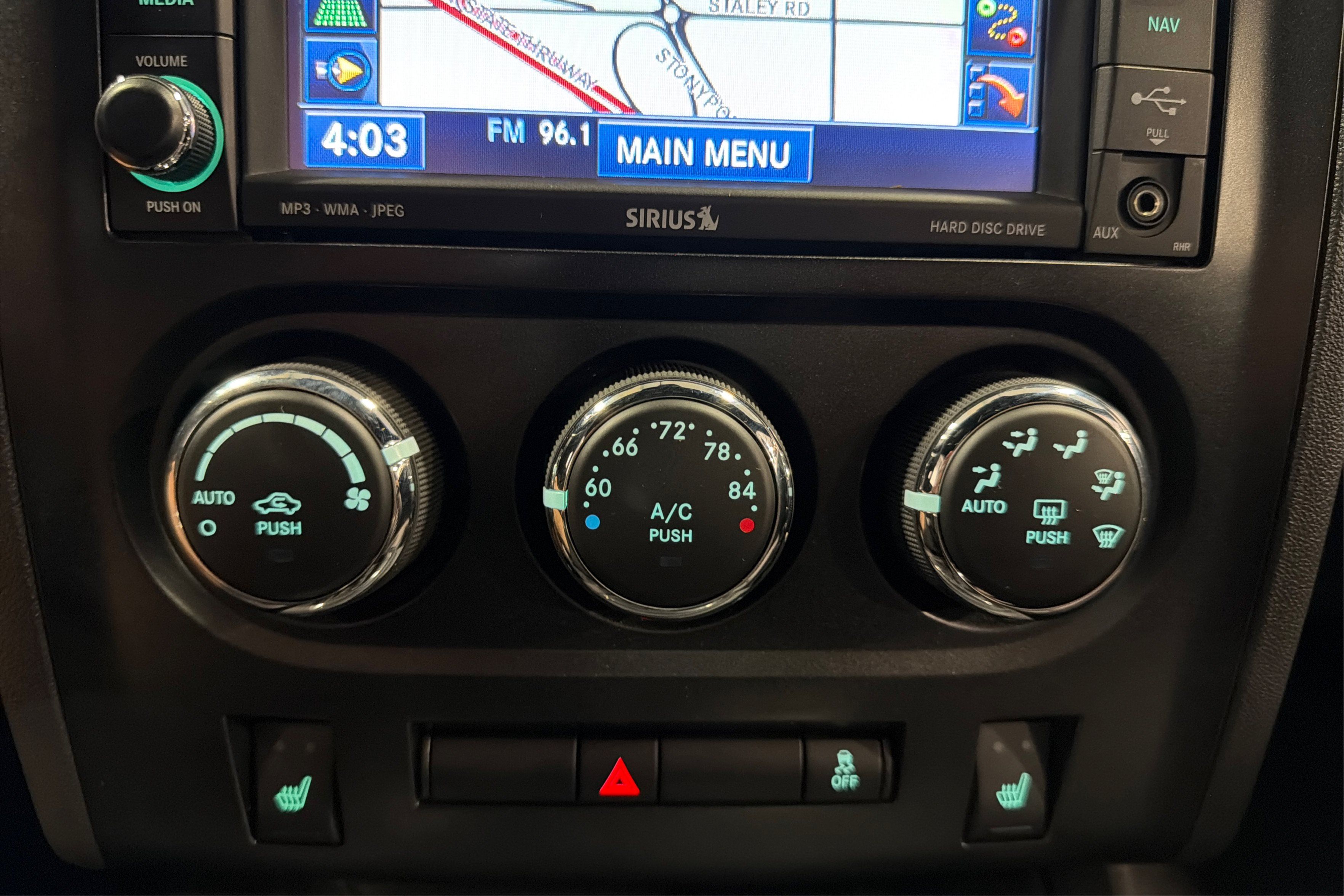 Used 2014 Dodge Challenger R/T RWD image 29