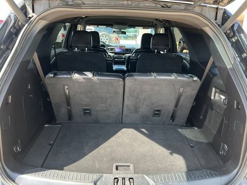 Used 2020 Ford Explorer XLT w/ Equipment Group 202A RWD image 16