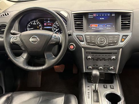 Used 2018 Nissan Pathfinder SL w/ SL Premium Package FWD image 15