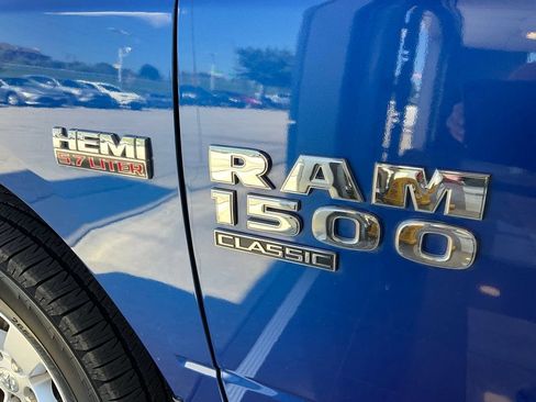 Used 2019 RAM 1500 Classic SLT w/ Luxury Group AWD/4WD image 22
