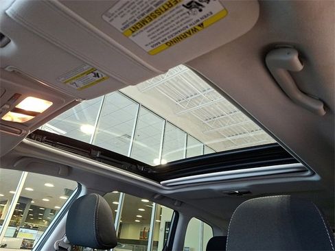 Used 2018 Subaru Forester 2.5i Premium w/ All-Weather Package image 15