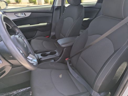 Certified 2024 Kia Forte LXS FWD image 25