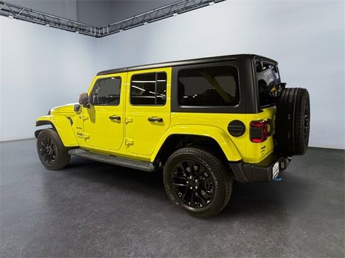 Used 2022 Jeep Wrangler Unlimited Sahara w/ Cold Weather Group image 3
