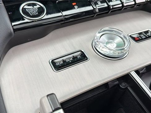 New 2025 Lincoln Navigator L Reserve w/ Jet Appearance Package image 27