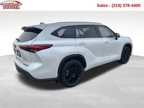 Used 2023 Toyota Highlander Limited image 5
