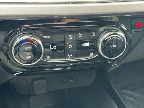 Used 2025 Chevrolet Trax ACTIV w/ Driver Confidence Package image 17