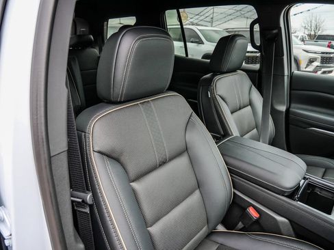 New 2026 Chevrolet Traverse High Country w/ LPO, Floor Liner Package FWD image 75