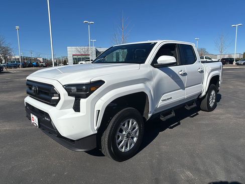 Used 2025 Toyota Tacoma SR5 image 22