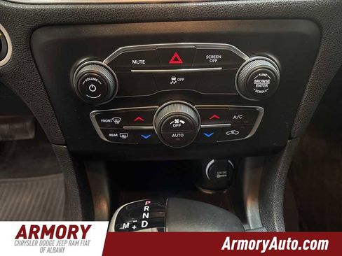 Used 2017 Dodge Charger SXT image 17
