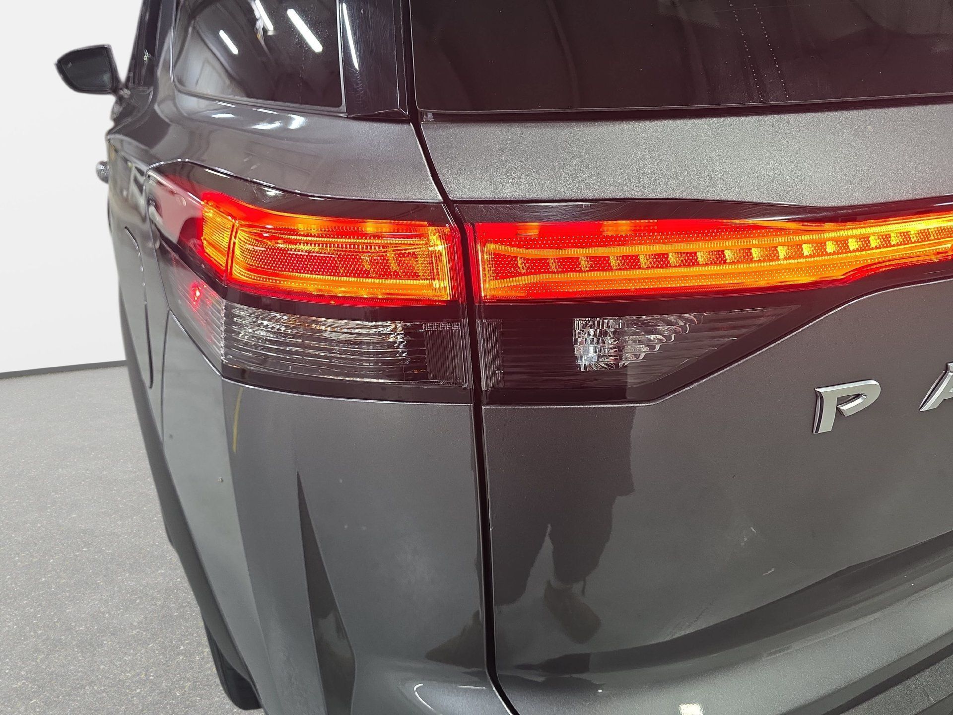 Used 2025 Nissan Pathfinder SV AWD/4WD image 32