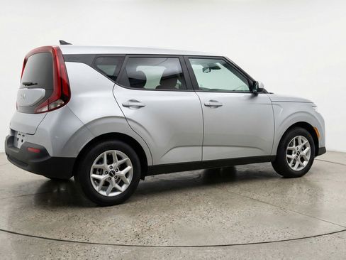 Used 2025 Kia Soul LX w/ LX Technology Package image 9