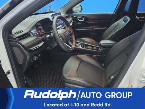 Used 2025 Jeep Compass Trailhawk AWD/4WD image 11