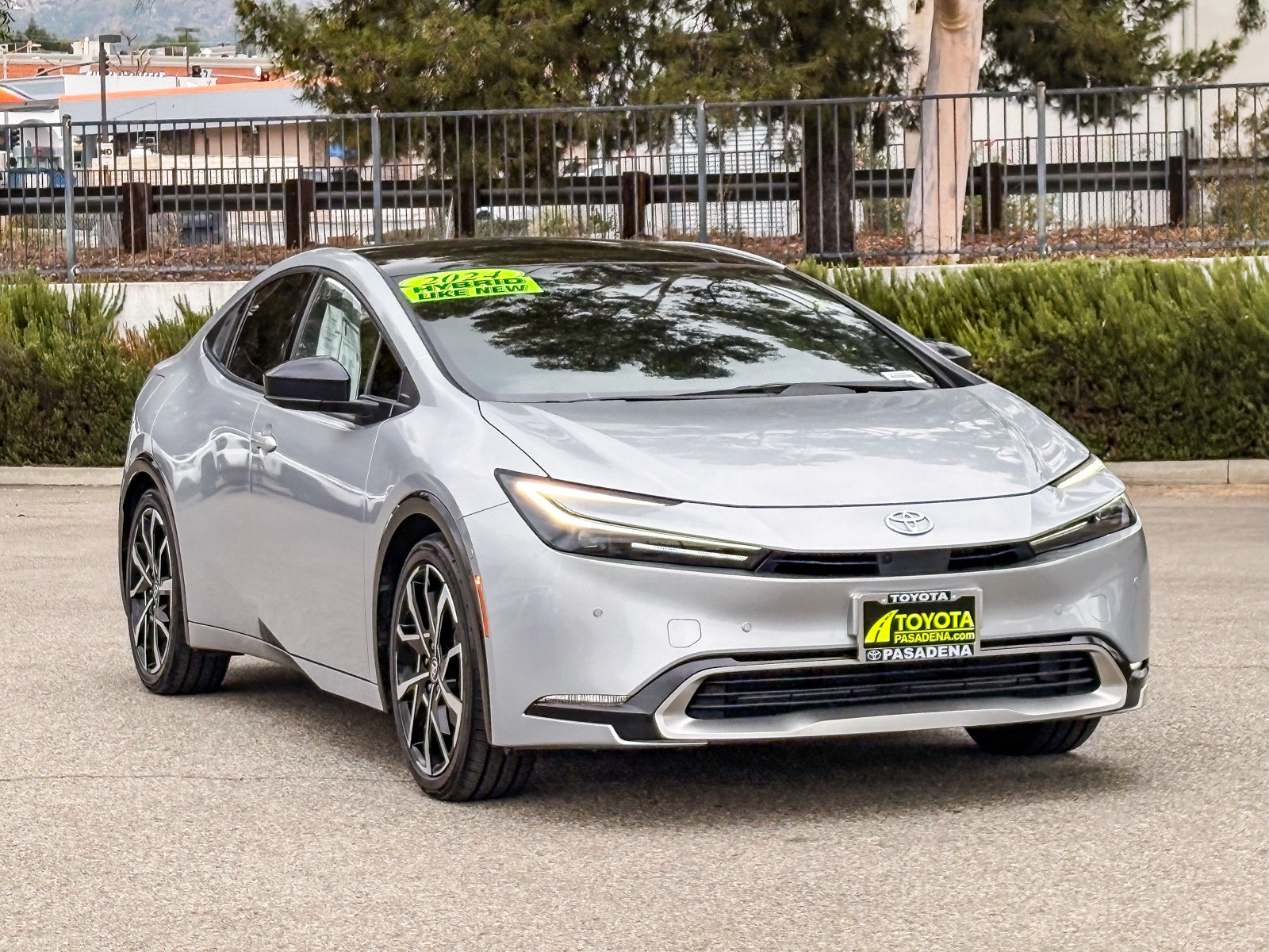 Used 2024 Toyota Prius Prime Premium w/ Advanced Technology Package FWD image 3