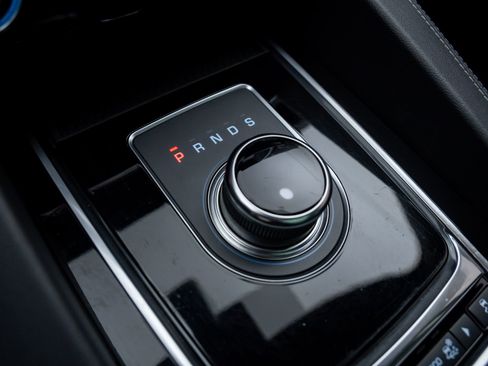 Used 2020 Jaguar F-PACE S image 27