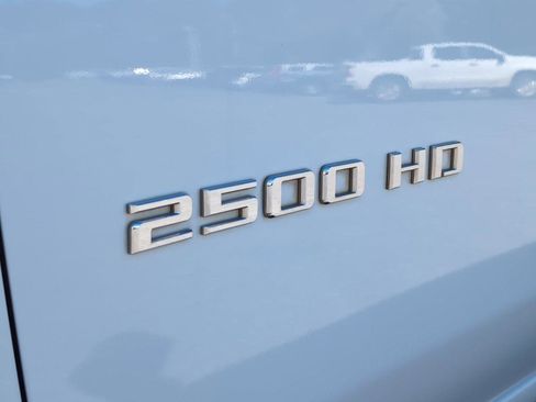 Used 2020 Chevrolet Silverado 2500 LTZ w/ LTZ Convenience Package image 10