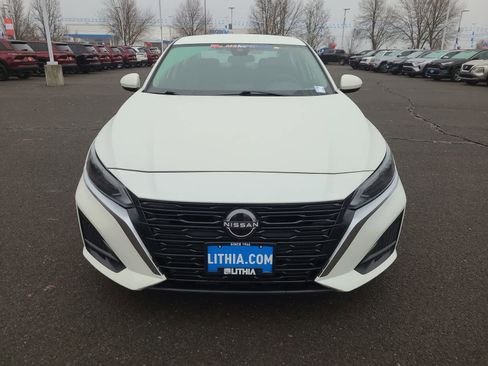 Used 2023 Nissan Altima 2.5 SV image 14