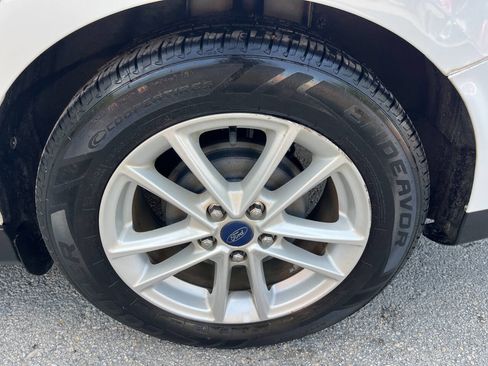 Used 2015 Ford Focus SE image 31