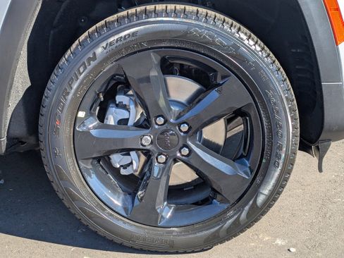 New 2025 Jeep Grand Cherokee L Limited w/ Black Appearance Package image 11