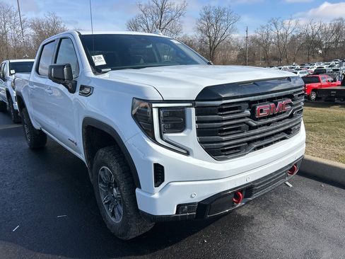 Used 2025 GMC Sierra 1500 AT4 image 2