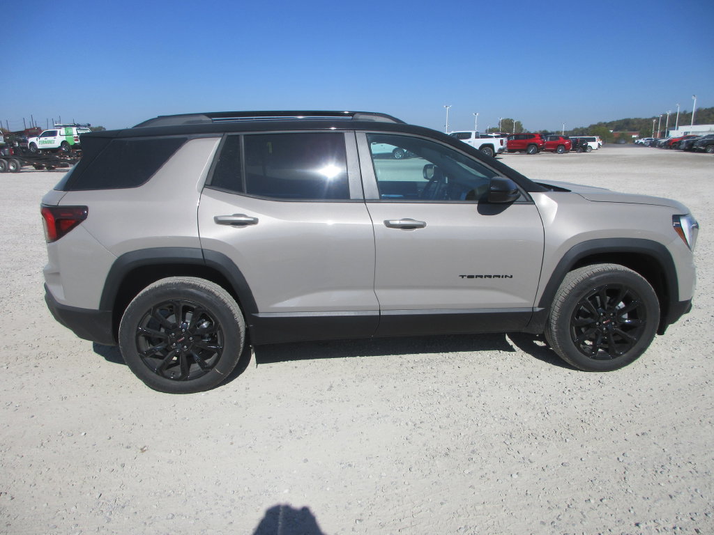 New 2027 GMC Terrain Elevation w/ Black Edition FWD image 3