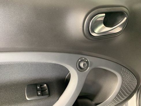 Used 2016 smart fortwo Prime RWD image 14