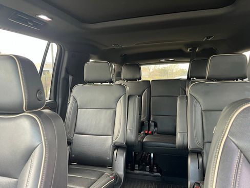 Used 2022 Chevrolet Suburban Premier w/ Premium Package image 38