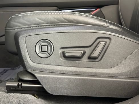Used 2019 Audi e-tron Premium Plus image 7