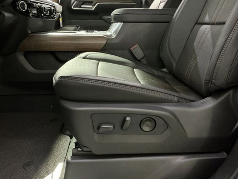 New 2026 Chevrolet Silverado 2500 High Country w/ Midnight Edition AWD/4WD image 15