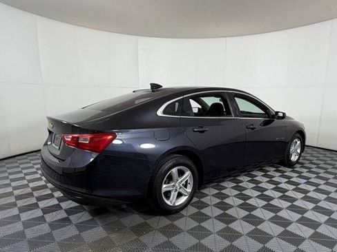 Used 2022 Chevrolet Malibu LS FWD image 4