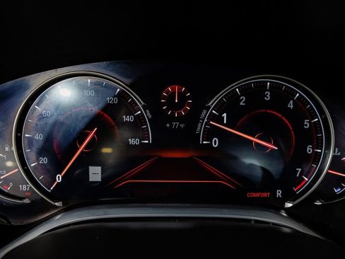 Used 2017 BMW 740i xDrive image 19