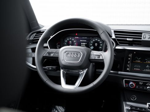 New 2025 Audi Q3 2.0T Premium image 9