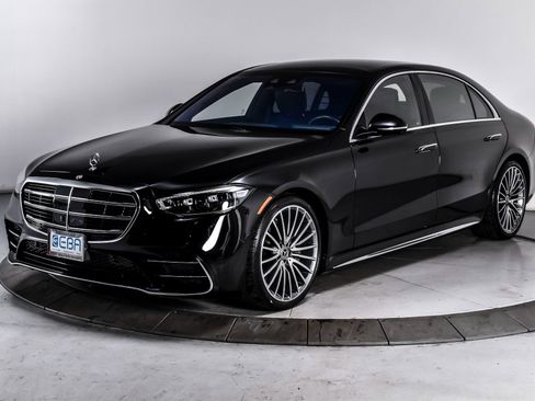 Used 2023 Mercedes-Benz S 580 4MATIC Sedan image 2