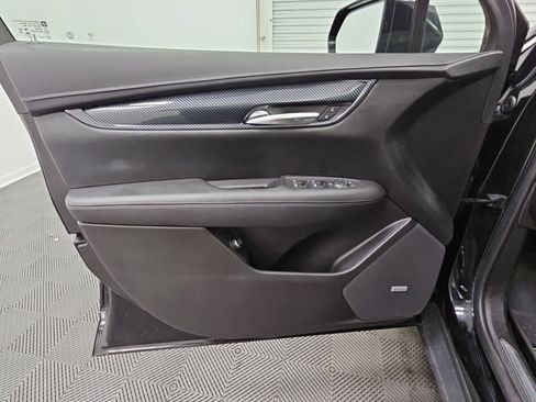 Used 2021 Cadillac XT5 Luxury FWD image 30