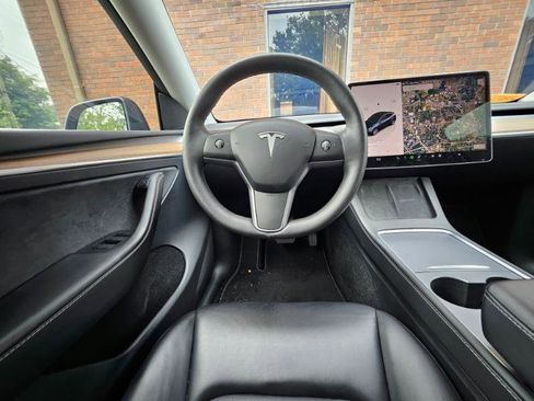 Used 2023 Tesla Model Y Long Range AWD/4WD image 5