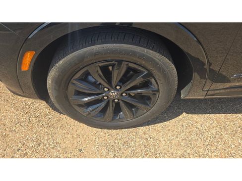 Used 2025 Buick Envista Sport Touring w/ Convenience II Package FWD image 9