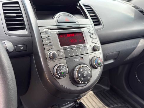 Used 2010 Kia Soul + FWD image 13