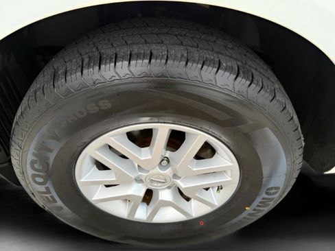 Used 2018 Nissan Frontier SV image 27