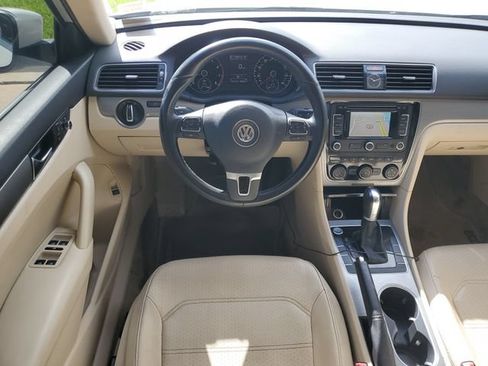 Used 2014 Volkswagen Passat 1.8T SE FWD image 32
