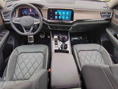 New 2026 Volkswagen Atlas SEL Premium R-Line image 18