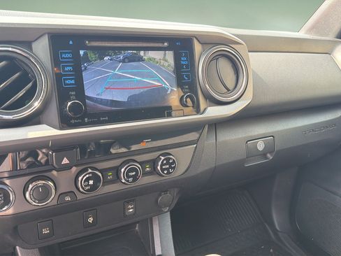 Used 2016 Toyota Tacoma TRD Sport w/ Towing Package AWD/4WD image 29