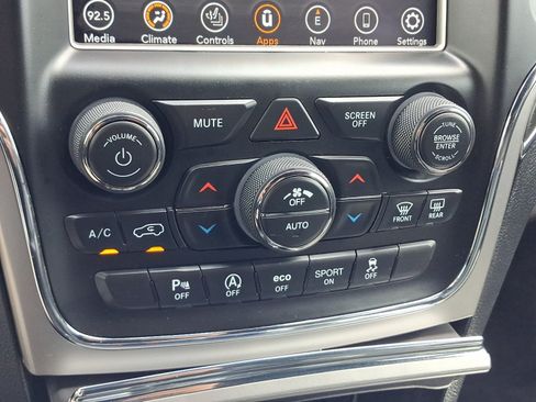 Used 2018 Jeep Grand Cherokee Limited AWD/4WD image 17
