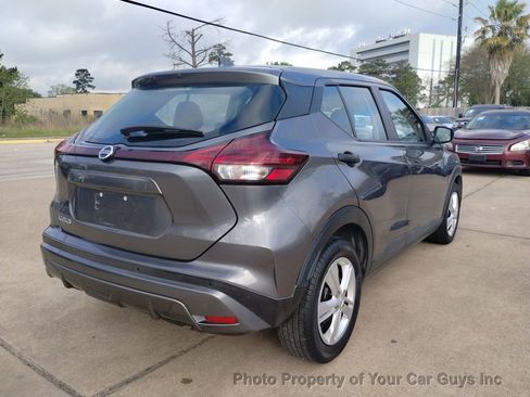 Used 2021 Nissan Kicks S image 11