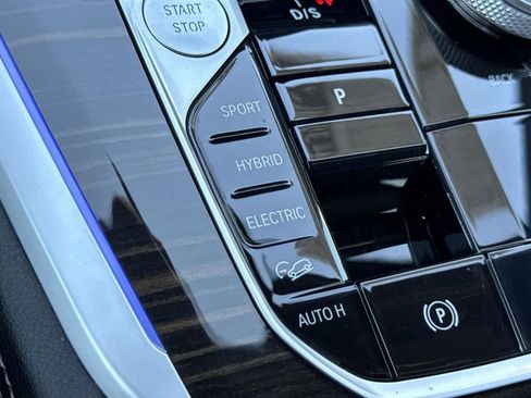 Used 2024 BMW X5 xDrive50e image 19