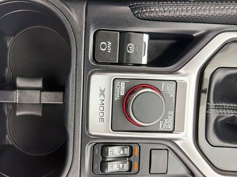 Used 2021 Subaru Forester Touring image 17