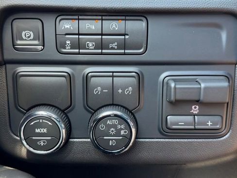 New 2026 Chevrolet Suburban High Country RWD image 19