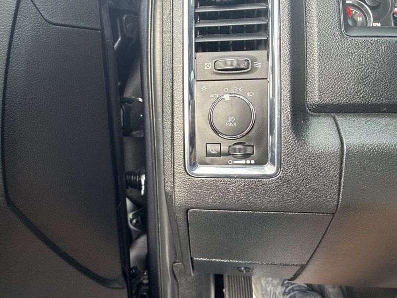 Used 2016 RAM 1500 Laramie w/ Convenience Group AWD/4WD image 19