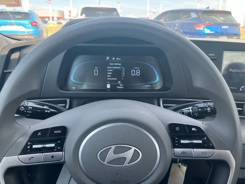 Used 2024 Hyundai Elantra SE FWD image 13