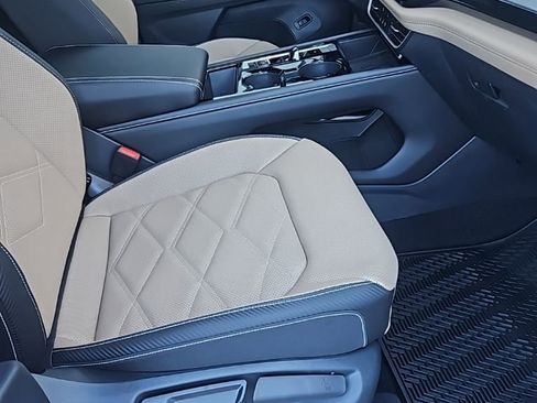 New 2026 Volkswagen Atlas Cross Sport SE AWD/4WD image 13