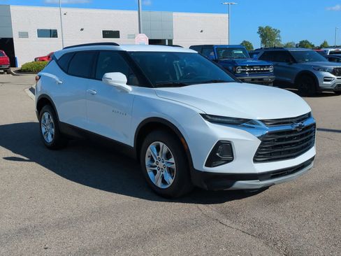 Used 2020 Chevrolet Blazer LT image 2
